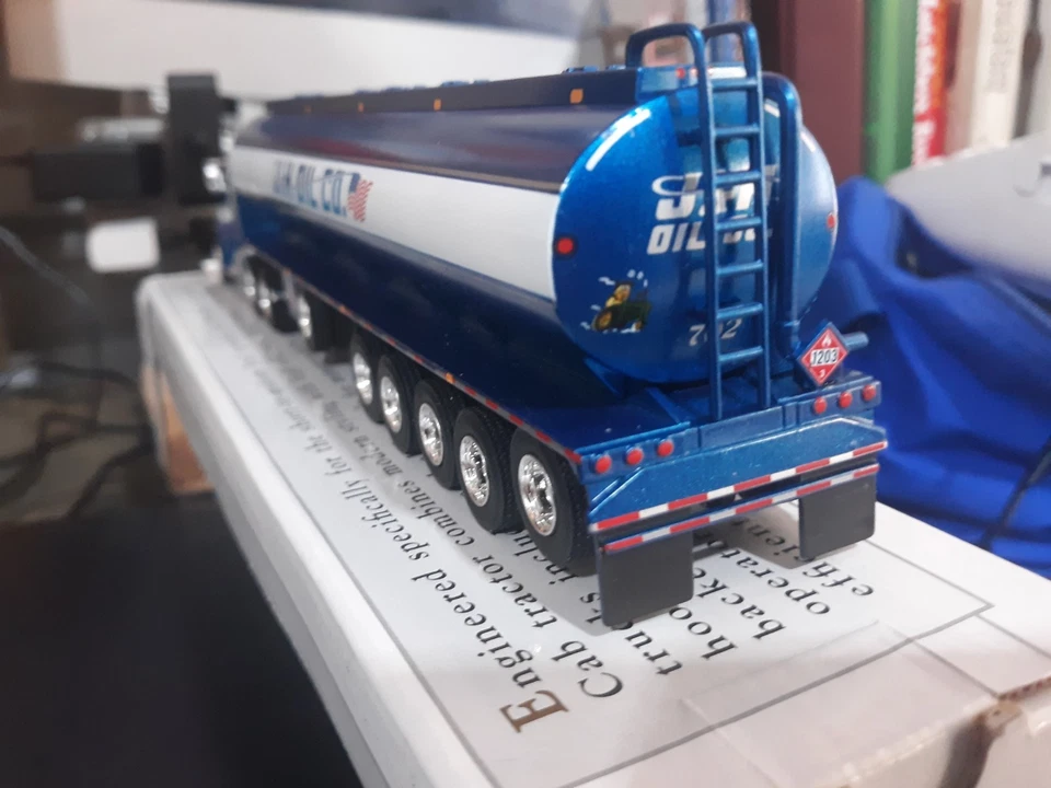 1/64 SPECCAST PETERBILT J&H OIL MULTI AXEL FUEL TANKER TRAILER! CASE FRESH! - Image 3 of 4