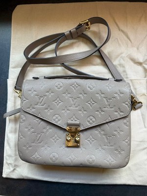 Louis Vuitton Pochette Métis Turtledove Pre-owned with Strip Good-Conditions Bag
