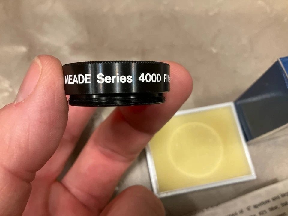 Фильтр телескопический Meade 1,25 дюйма #23A Lt красный цвет серия 4000 - отличное состояние товара - Изображение 4 из 4