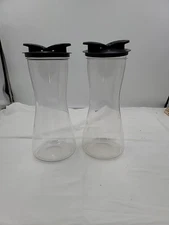 Rubbermaid Carafe with Leak-Proof Lid, 2 flip pour spouts - 2-quart SET OF 2