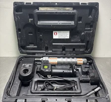 John Deere 12 Volt Cordless Grease Gun - Model TY26698 w/  TY26700 Battery