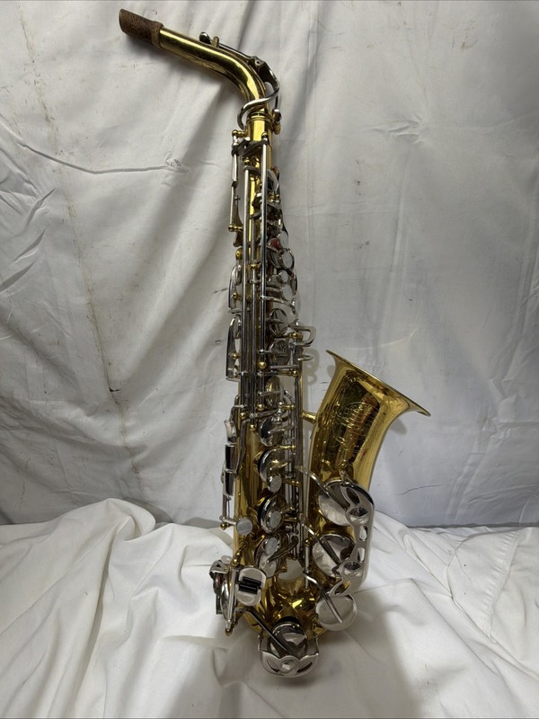Conn 24M Alto Saxophone.                         (serial#: 7134667)