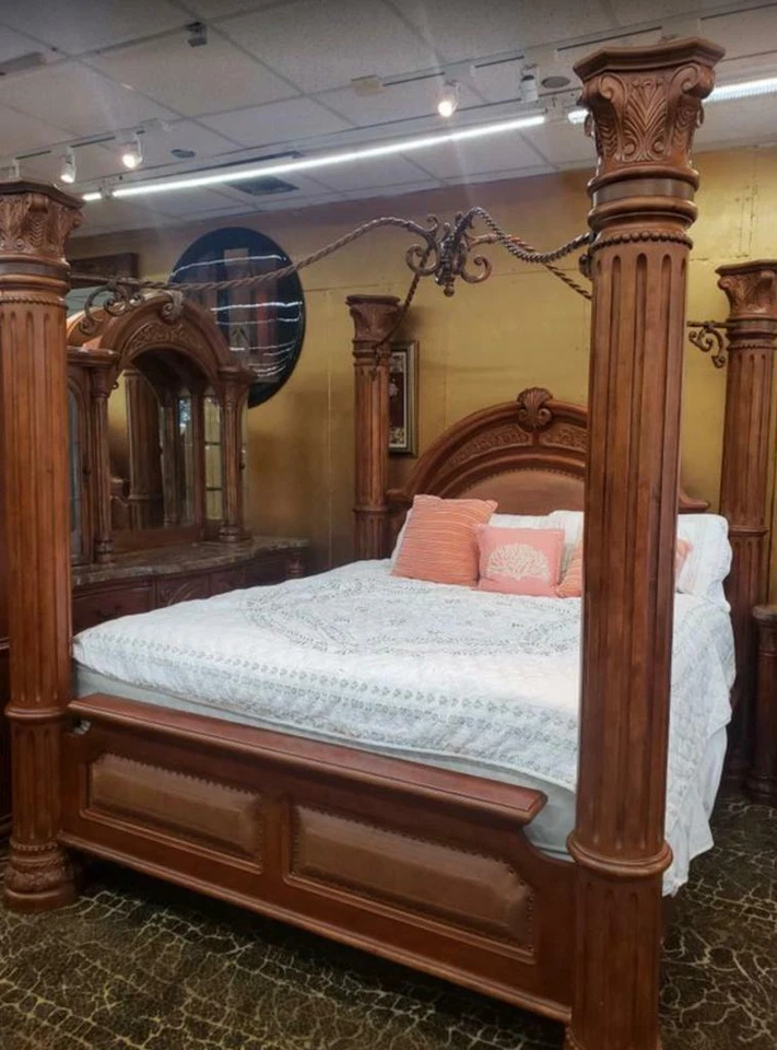 Спальный гарнитур AICO от Michael Amini Monte Carlo 5 шт. королевский размер - Изображение 3 из 4