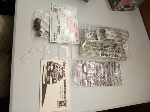 AMT ERTL Coors Light BILL ELLIOTT: FORD THUNDERBIRD 1991 1/25 Kit/Model Open Box - Picture 8 of 12