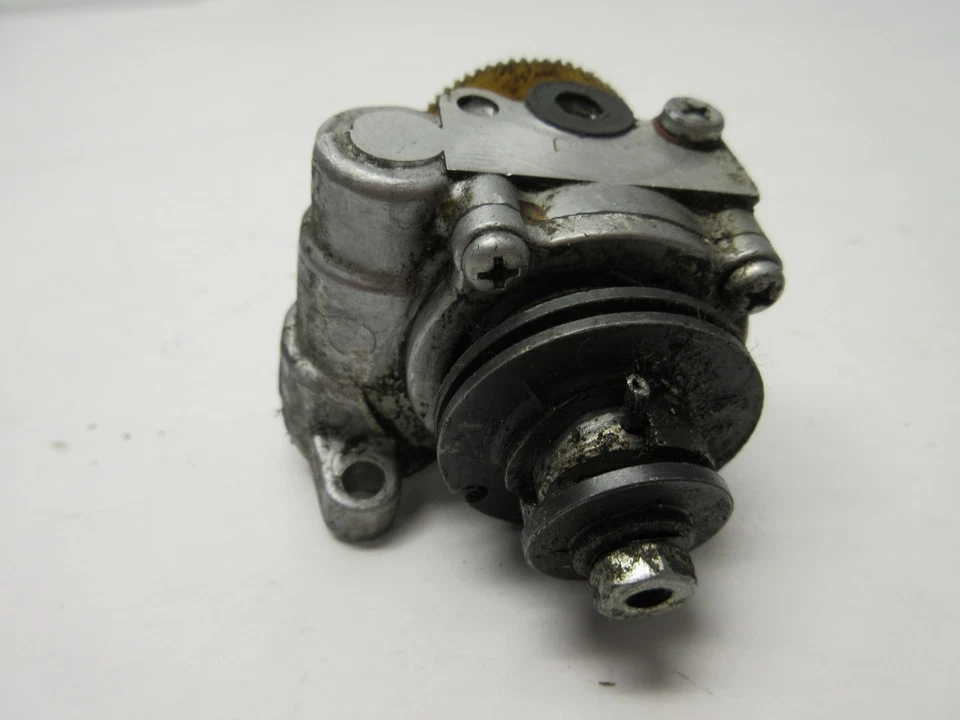 1972 YAMAHA CS5 CS 5 200 OIL PUMP - Image 2 of 4