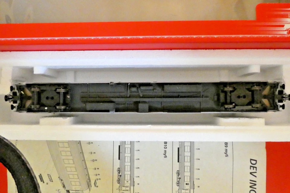 voiture voyageurs DEV Inox longue 2ème classe SNCF Rivarossi HO ref 3701 - Photo 4/4