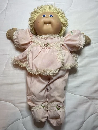 Cabbage Patch Kid’s Doll GIRL Golden Hair Blue Eyes Vintage Original Outfit