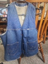 VINTAGE Wrangler Denim Vest Mens Large Blue Sherpa Lined Button Front USA 80s