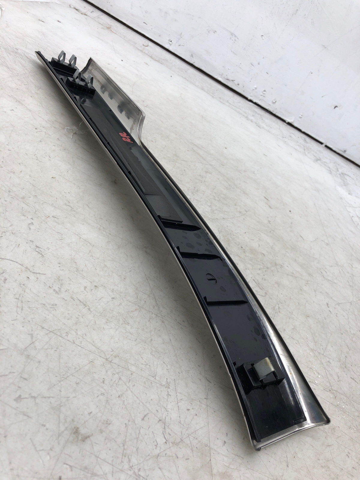 2006-2012 BENTLEY CONTINENTAL RIGHT REAR SILL SCUFF PLATE COVER PANEL *SCRATCHES