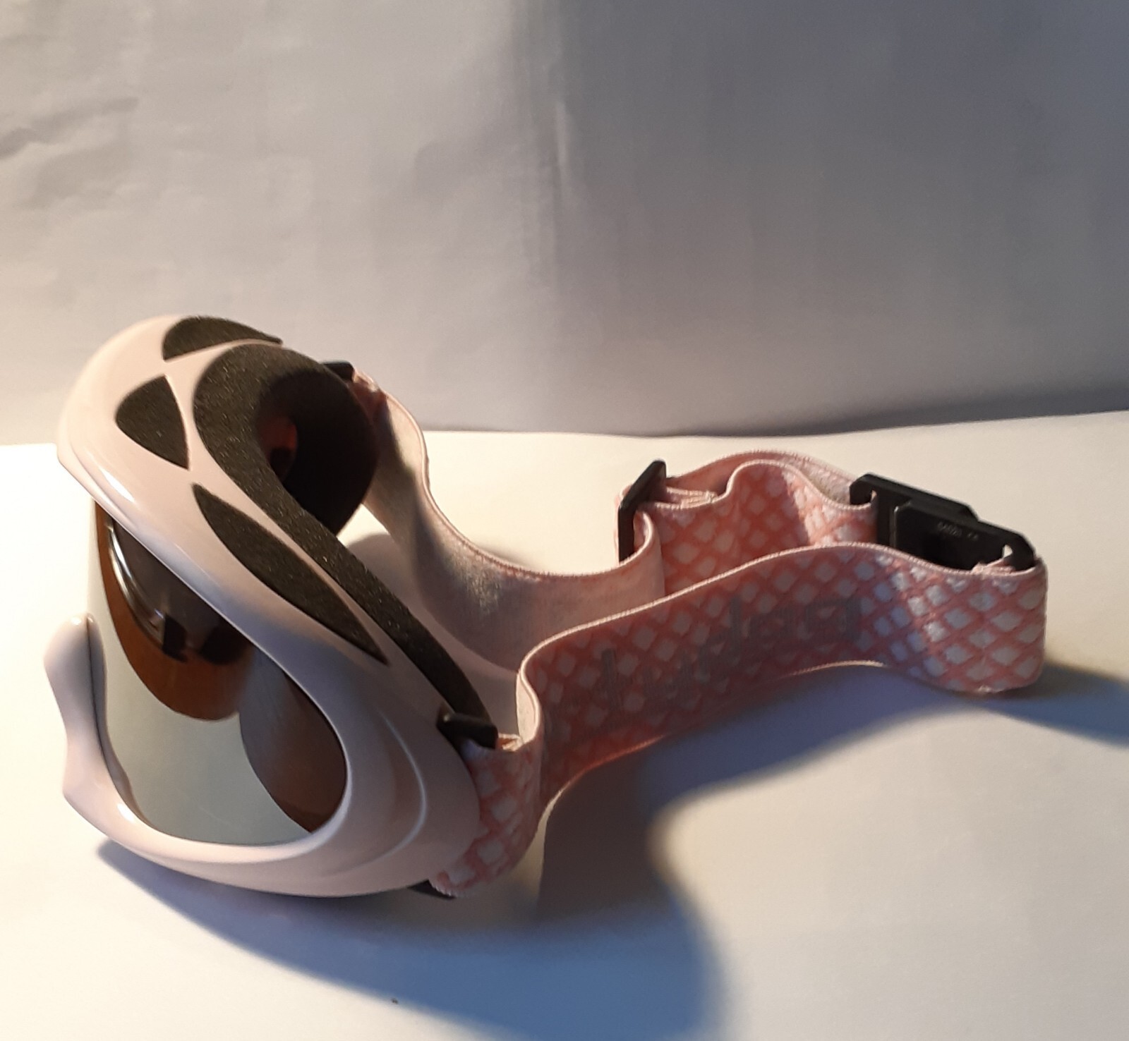 **Skiing/Snowboarding** Dirty Dog Ski Goggles/PinkChrome Mirror/Womens