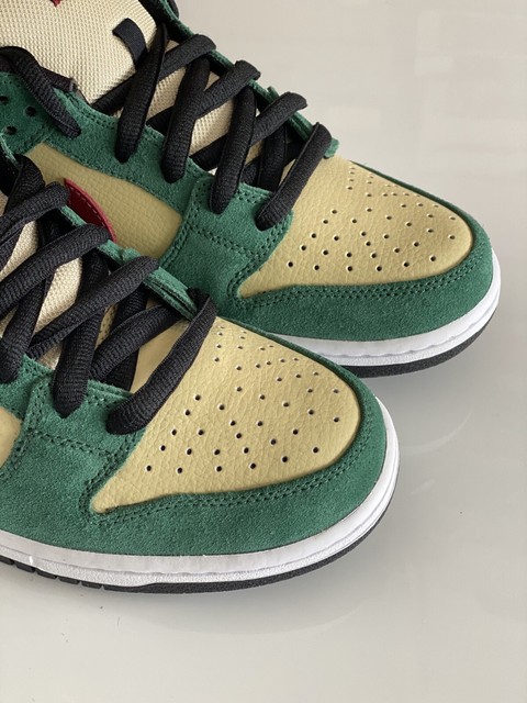 Size 9.5 - Nike SB Dunk Low Pro Vegas 