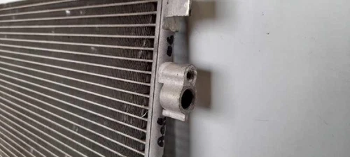 8200115543 Condensador/Radiador Aire Acondicionado para RENAULT MEGANE 2550699 - Imagen 4 de 4