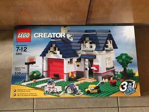 lego apple tree house