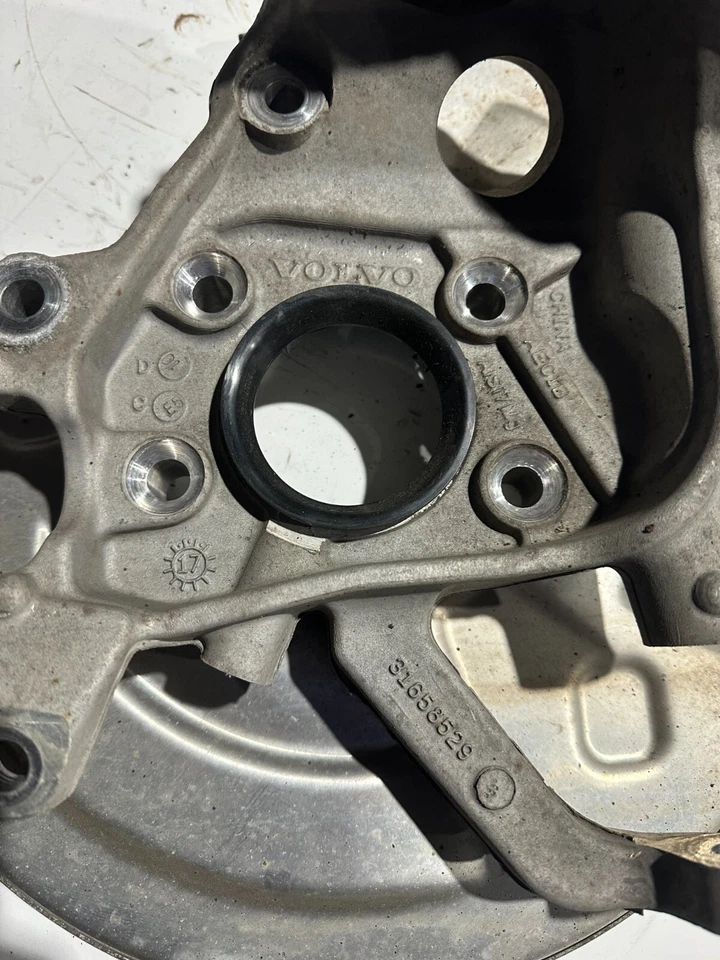 2016-2020 VOLVO S90 Rear Left Driver Spindle Knuckle Hub Bearing 31658529 OEM - Image 3 of 4