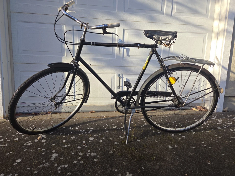 BICICLETA DEPORTIVA RALEIGH NEGRA DE COLECCIÓN Sturmey Archer 3 velocidades Inglaterra cuadro de 23" Foto 3 de 4