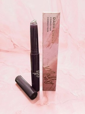 NIB~ Mally xo Dark Circle Corrector Conceal Hydrate Eye Brightener Wand LIGHTER