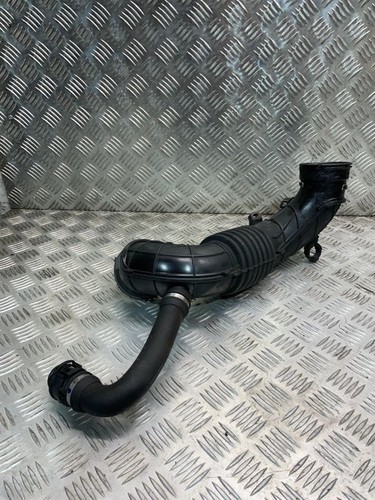 BMW 3 F30 F35 F31 2012 Diesel 135kW Ansaugrohr Ansaugschlauch Turbolader 7810745