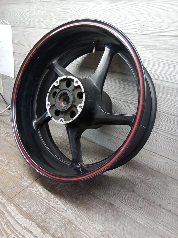 Llanta trasera Yamaha YZF-R1 YZFR1 2008 08 07-08 (doblada) Foto 3 de 4