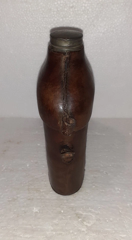 POUR DECO ANCIENNE GOURDE EN ETAIN RECOUVERTE DE CUIR - Photo 4/4