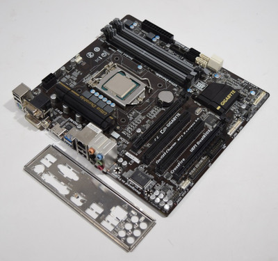 GIGABYTE GA-B85M-D3H Motherboard w/i3-4670  w/ IO Shield