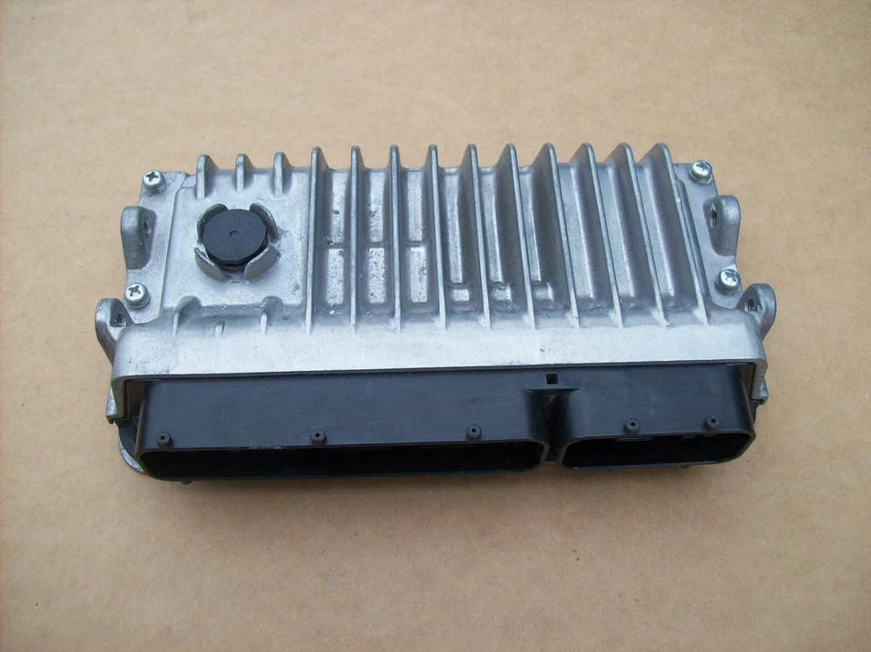 Centralina motore Toyota Auris 1.6 Toyota 89661-0Z840 MB275500-2742 - Immagine 2 di 2