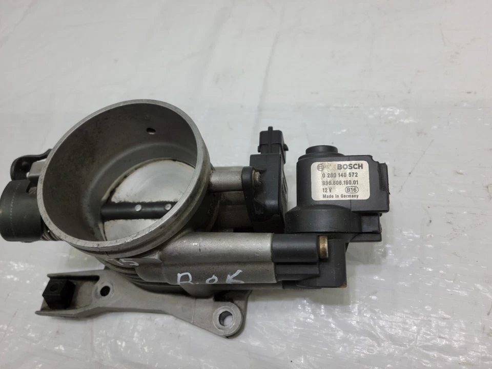 Porsche Boxster 1997-1999 carrocería del acelerador válvula control de velocidad de ralentí OEM 99660616001 Foto 4 de 4