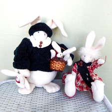 Bunnies - Easter Decoration - VERY - Set Of 4