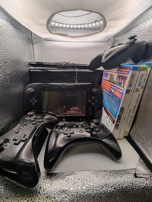 Wii U 32GB Console, Gamepad, 3 Controllers, 4 Games