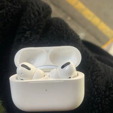 Apple AirPods Pro Well-used Earbuds with Case