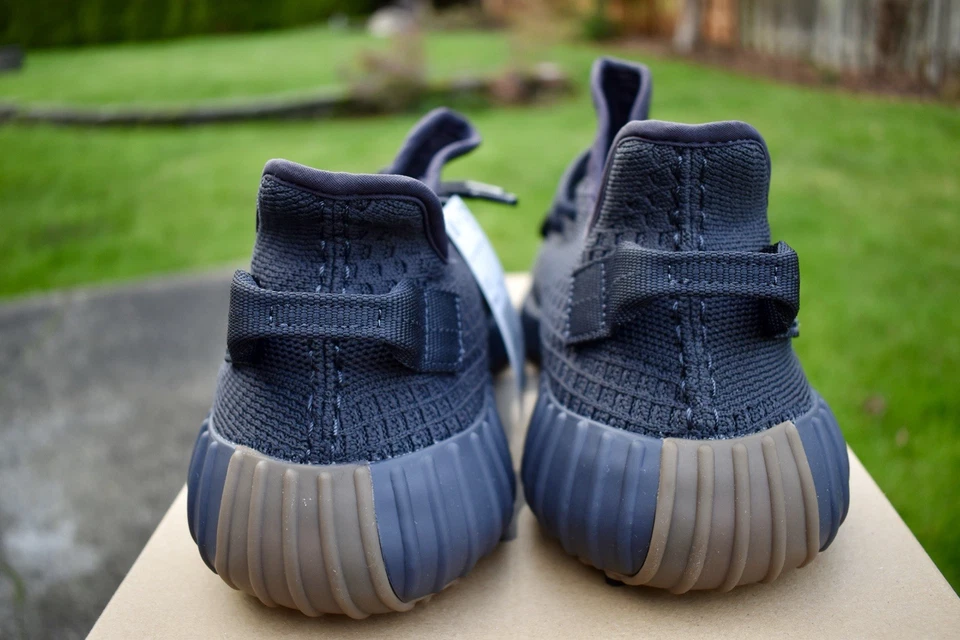Adidas Yeezy Boost 350 V2 шлак неотражающий размер 10,5 - Изображение 4 из 4