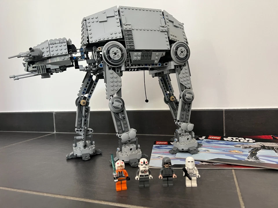 LEGO Star Wars 10178 Motorized Walking AT-AT, photo 4 sur 5