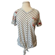 Davi & Dani NWT Women's S Cottage Floral Stripe Patchwork Tie Front T Shirt