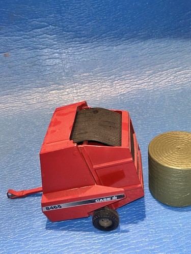 Vtg Ertl 1/16th Scale Case IH 8465 Round Baler With Bale - Picture 7 of 7