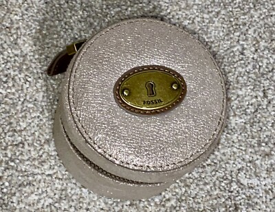 Fossil LEATHER ROUND JEWELRY TRINKET BOX W/ ZIPPER Taupe w/metallic Sheen VTG