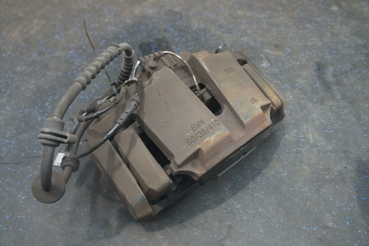 Front Left Brake Caliper & Bracket 34116789709 Rolls Royce Ghost 