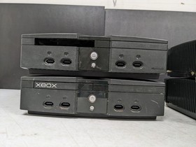 Lot of 4 Microsoft Xbox Consoles (For Parts/Repairs)