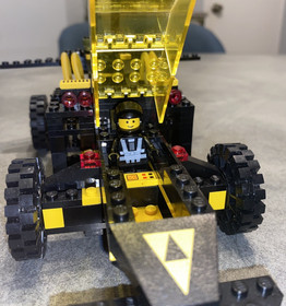 Vintage LEGO Blacktron Space: Battrax (6941)