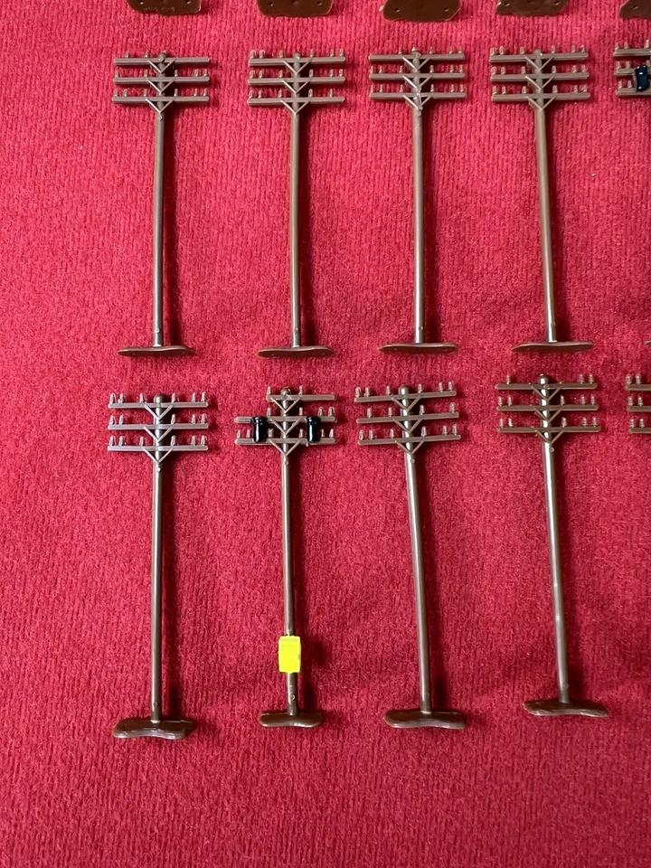 LOT OF 24 BACHMANN N SCALE TELEPHONE / UTILITY POLES -Train Scenery Accessories - Image 4 of 4