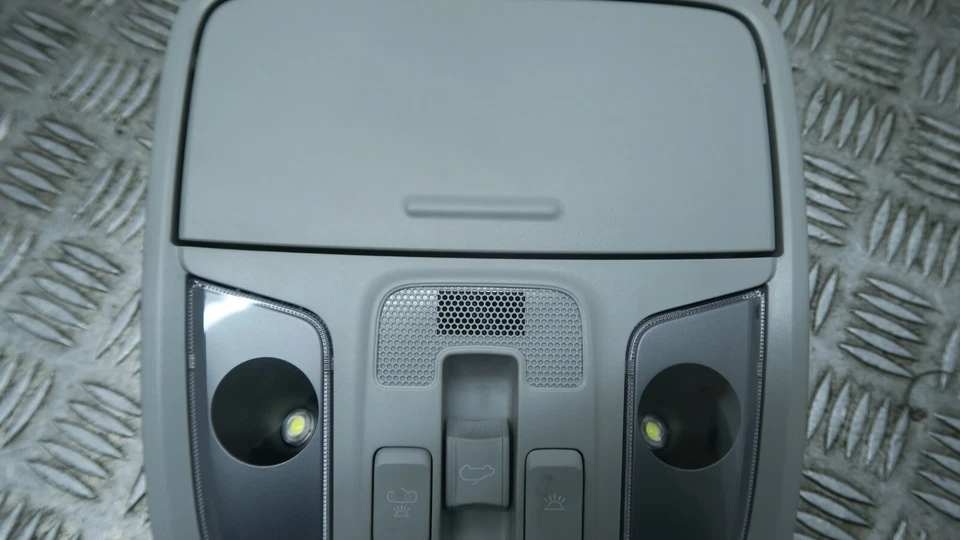 2017 KIA NIRO 4 ESTATE 1.6 PETROL-ELECTRIC MK1 INTERIOR READING LIGHT REF12839 - Image 4 of 4