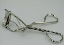 Brilliant Beauty Eyelash Curler Creates the ultimate curl for your Eyelash