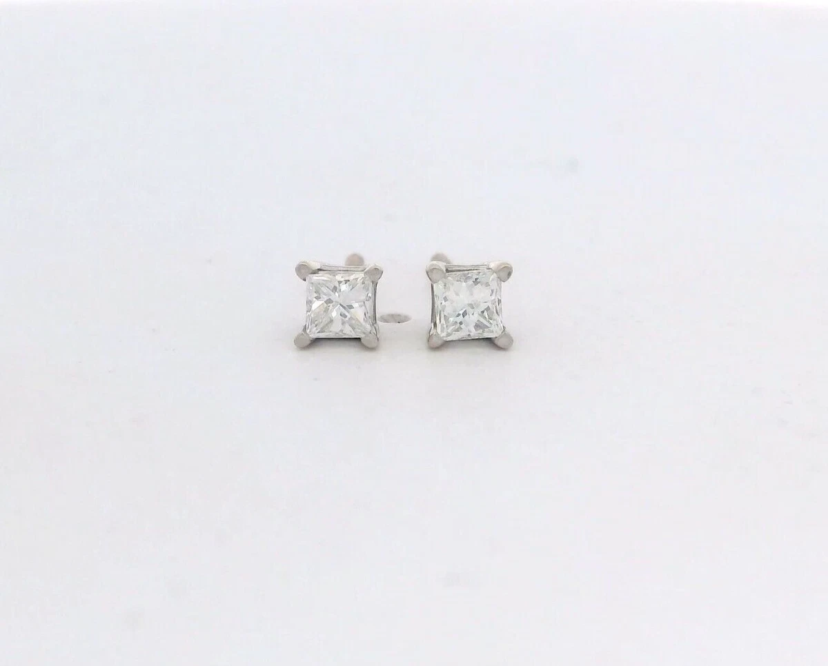 Puce D'oreilles En Or Blanc 14 Carats Avec Diamants 0.50 Carats - Occasion - Style Clou