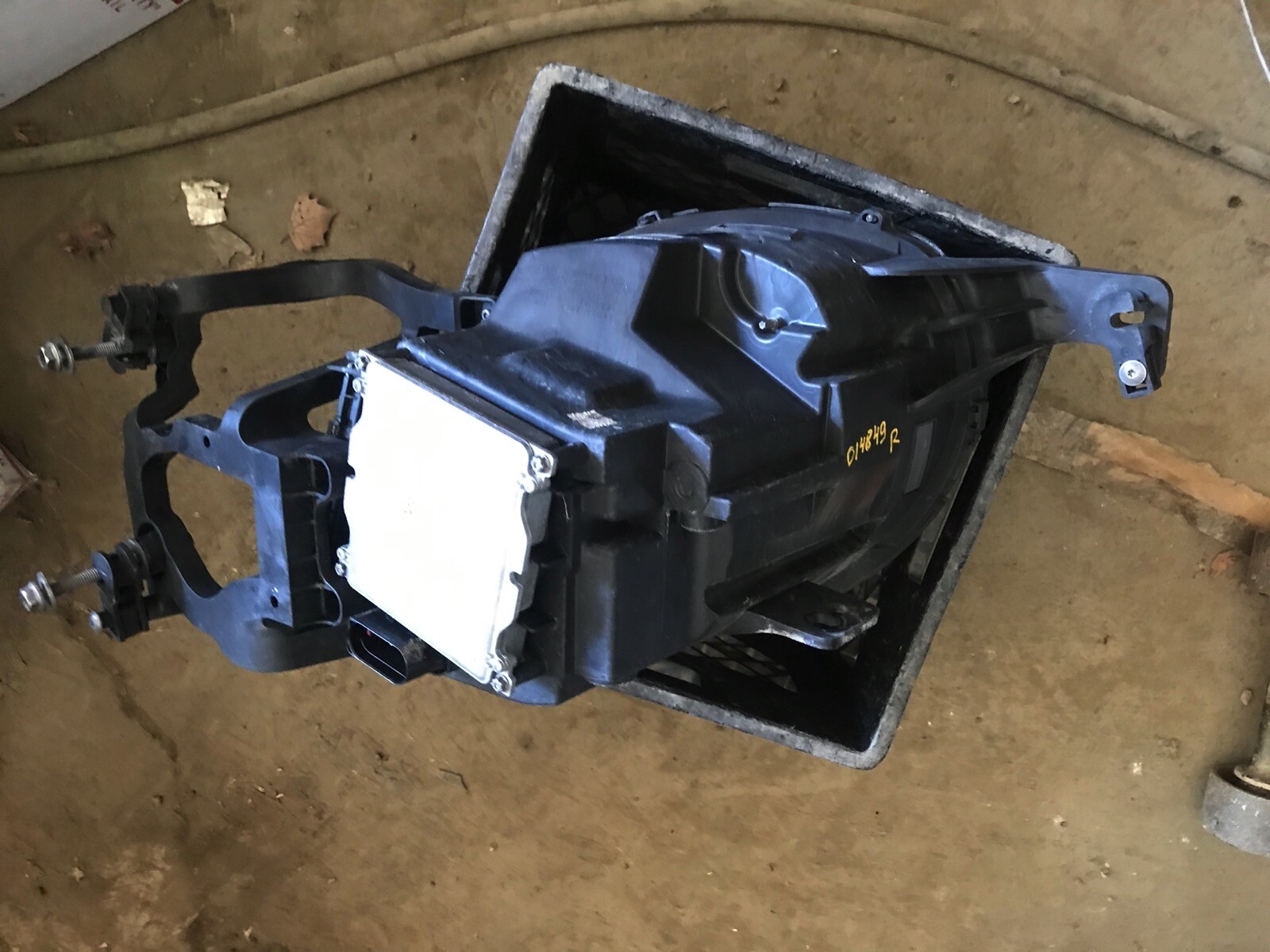 17 18 19 20 Bentley Bentayga Right Passenger RH Headlight Lamp
