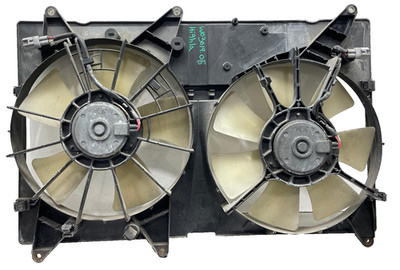 2005 Toyota Highlander Radiator Cooling Fan 6 Cylinder 36k Miles OEM 1671120120