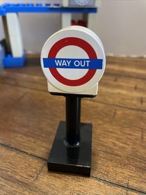 LEGO DUPLO 5828 Big Bentley Disney Pixar Cars 2 Set Lightning McQueen Mater Finn