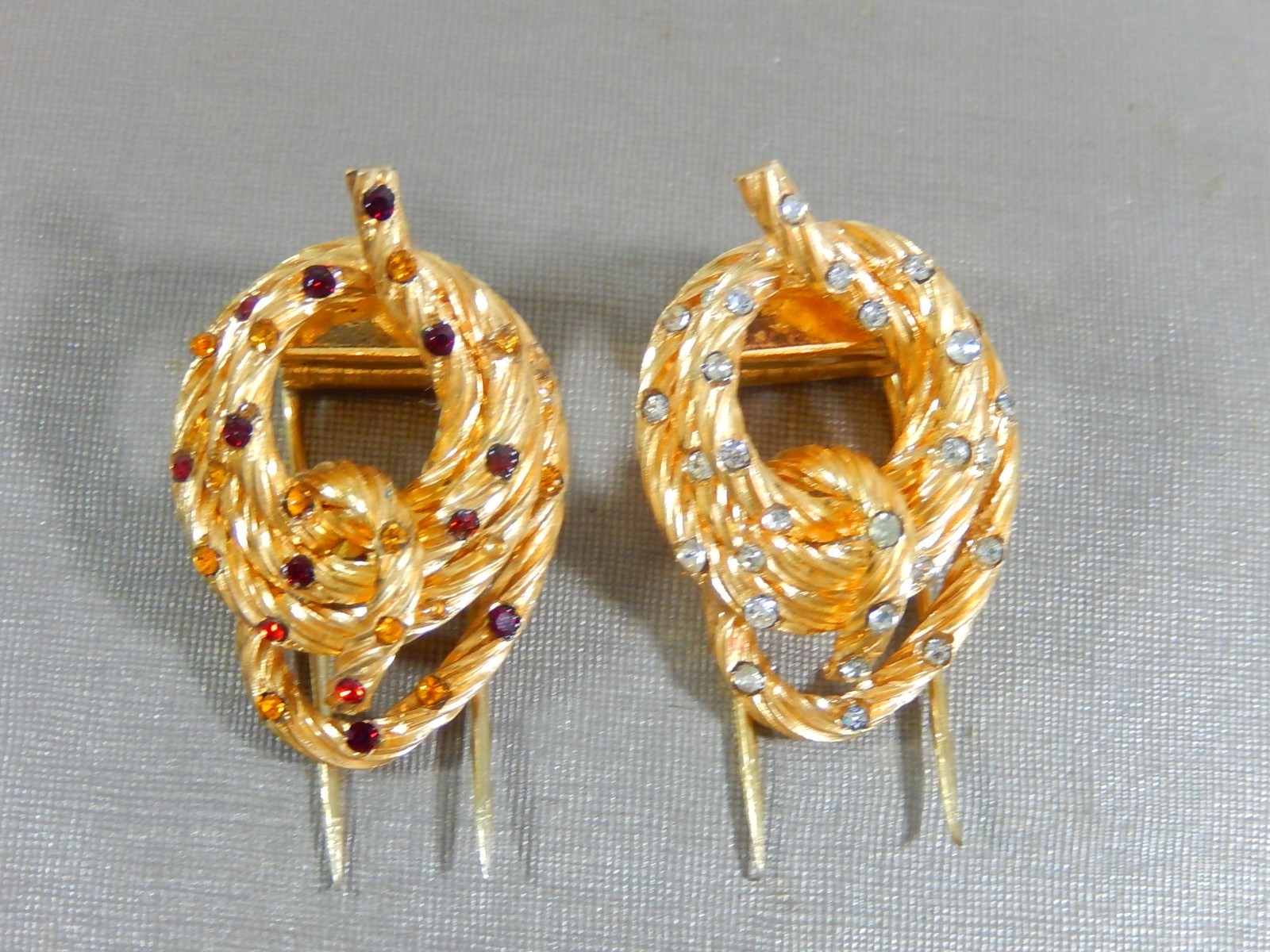 VINTAGE DEPOSE ROGER JEAN-PIERRE FRENCH RHINESTONE PAIR KNOT FUR PINS CLIPS