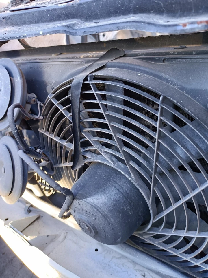 92 CONJUNTOS VENTILADORES RADIADOR MERCEDES-BENZ 300TE W124 USADOS 2 OEM Foto 2 de 4