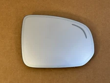 Volvo XC60 Original RIGHT RH Mirror glass with Heating Dimming Zone