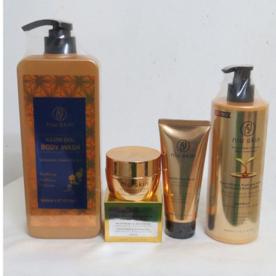Niu Skin Body Lotion + Glowing Body Wash + Gesichtscreme + Gesichtswasser (4er Set)