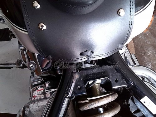 (S) YAMAHA DRAGSTAR XVS 650 VSTAR XVS650 A LEATHER TANK Panel Pad Strap Chap Bib - Picture 10 of 10