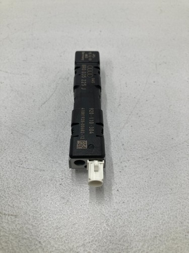 09-17 Audi Q5 Driver Left Upper Antenna Amplifier Booster OEM 8R0035225J - Bild 2 von 6
